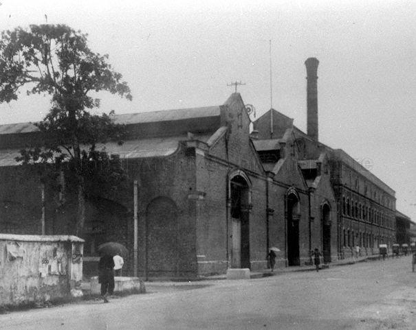Singapore’s first electrical power station on Mackenzie Road. It generated electrical power for the trams and also supplied the electricity for electric street lamps, which were first installed in 1906.