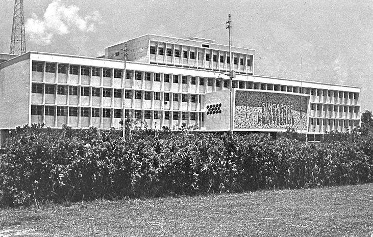 Established in 1954, Singapore Polytechnic was the first polytechnic in Singapore. The completion of its own campus at Prince Edward Road in 1958 saw an enrolment of 2,800 students registered for 58 courses.