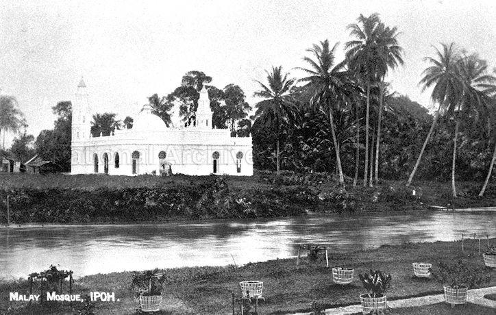 Masjid Panglima Kinta beside the Kinta River, Ipoh, Perak.
