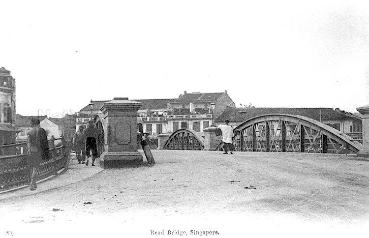 Read Bridge, originally known as Merchant Bridge, was renamed in honour of merchant and prominent resident in Singapore William H Read, who laid the first cylinder for the bridge in 1887. Crossing the Singapore River at the uppermost limit of Boat Quay, the bridge used to be where labourers and tongkang (small boats) rowers gathered to listen to Teochew storytellers. Part of the area around the bridge was locally known as cha chun tau, a jetty for tongkangs carrying firewood from Indonesia.
