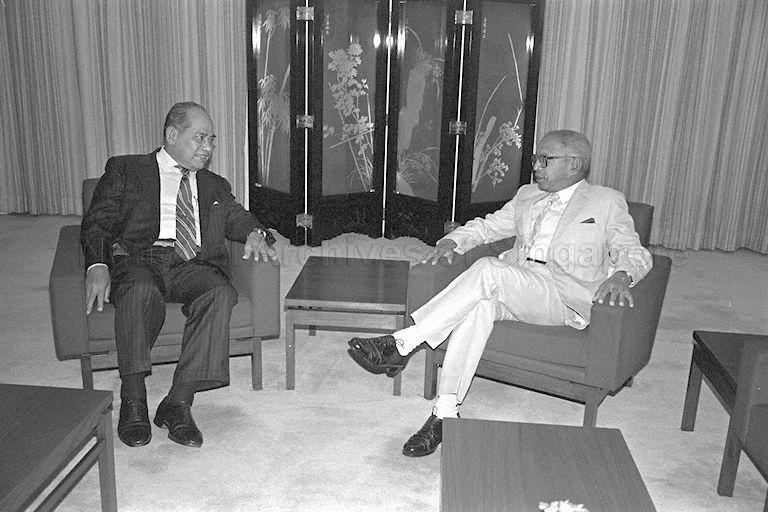 President of Nauru Sir Hammer DeRoburt (left) paying a courtesy call on President Devan Nair at the Istana