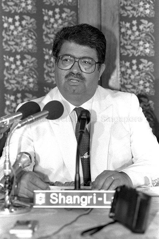 Turkish Prime Minister Turgut Ozal holding a press conference at the Shangri-La Hotel.