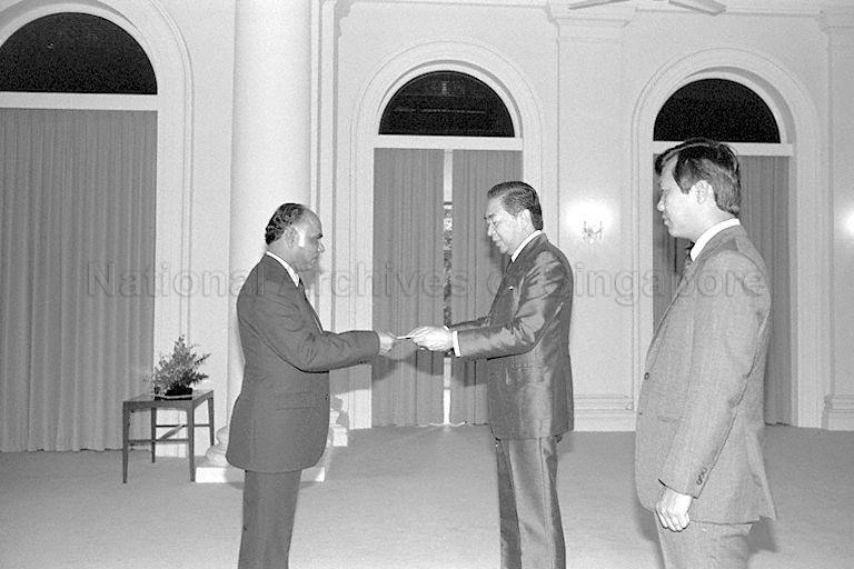 Fiji High Commissioner to Singapore Dr James Maraj (left) presenting his credentials to Acting President Dr Yeoh Ghim Seng (second from right) at the Istana.