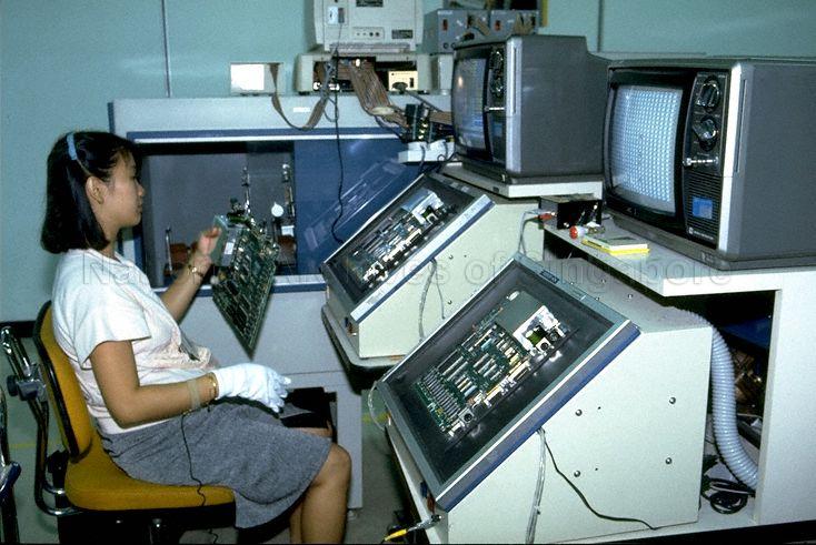 Factory operations at Apple Computer International Ltd's plant at Ang Mo Kio Industrial Park 2. Photo was taken during Apple's open house.
