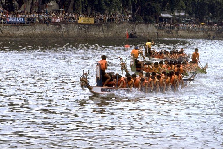 Dragon boat race at 3rd Singapore River Regatta at Singapore River