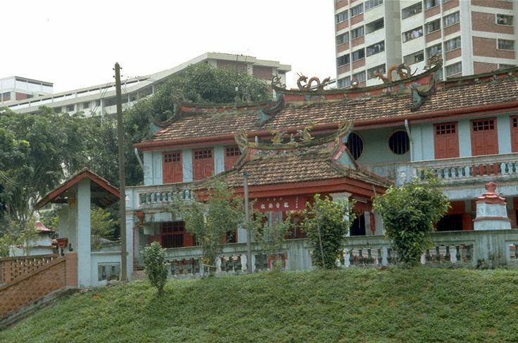 Ban Siew San (Temple of Longevity), a Hainanese temple built in 1880, at 2 Telok Blangah Drive