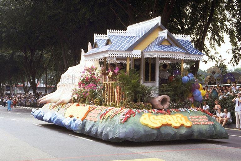 Malaysia's giant fibreglass seashell float taking part in Chingay parade along Orchard Road. Seven floats and more than 2,000 performers including stilt walkers, cultural dancers and skateboarders took part in the procession which showcased both local and foreign cultural performing groups. The annual street parade is the highlight of Singapore's Lunar New Year festivities.