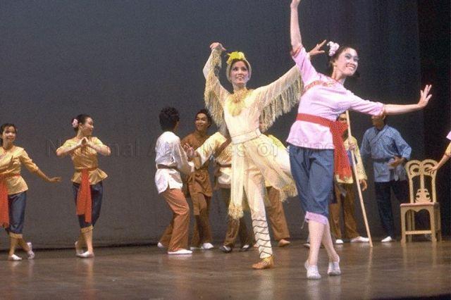 Full dress rehearsal for 'Chinese Legends and Festivals in Dance' at Victoria Theatre. As part of Singapore Festival of Arts 1984, the performance featured a celebration of Chinese dances by five local choreographers who aimed to make young Singaporeans aware of their cultural heritage.
