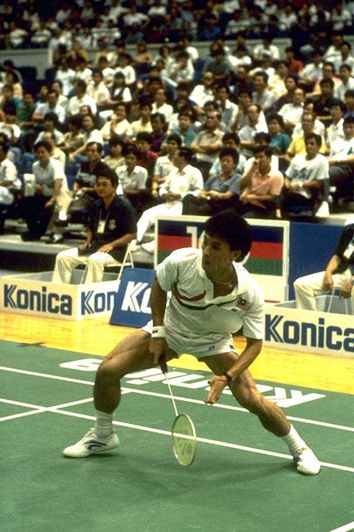 Malaysian player Foo Kok Keong at Konica Cup Singapore International badminton championships at Singapore Indoor Stadium