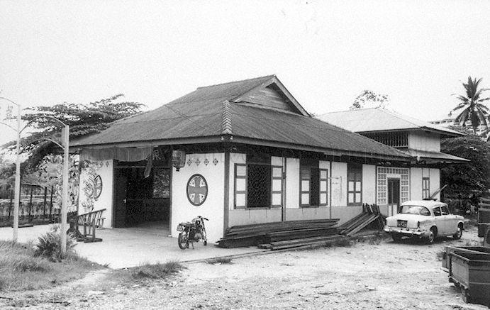 Entrance of Poh Teck Siang Tng, taken from the side view. The association was registered under the Registrar of Societies in December 1961.