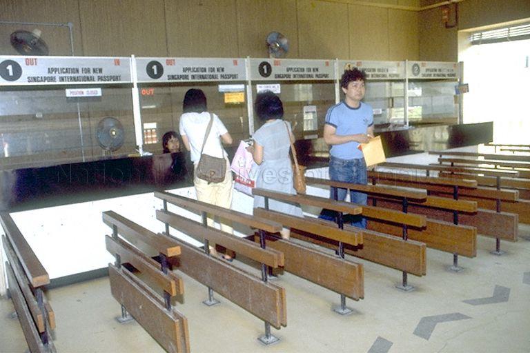 View of passport collection office at headquarters of the Immigration Department at Empress Place. The office was moved to Pidemco Centre in South Bridge Road in June 1986.