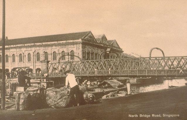 The first Elgin Bridge across Singapore River, linking North Bridge Road and South Bridge Road. This first Elgin Bridge was demolished on 24 December 1926.