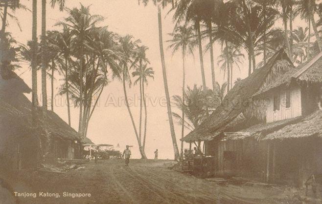 Corner where end of Upper East Coast Road meets beginning of Bedok Road (perpendicular to foreground). The whole stretch of coast from here towards Tanjong Rhu was known as Tanjong Katong at that time. The road itself was simply known as East Coast Road.