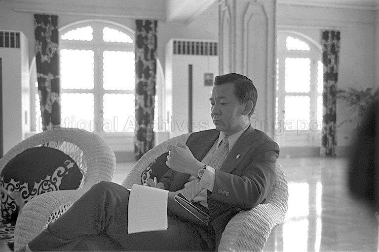 Photo of Press Secretary James Fu taken at Malacanang Palace, during Prime Minister Lee Kuan Yew's three-day official visit to Manila.