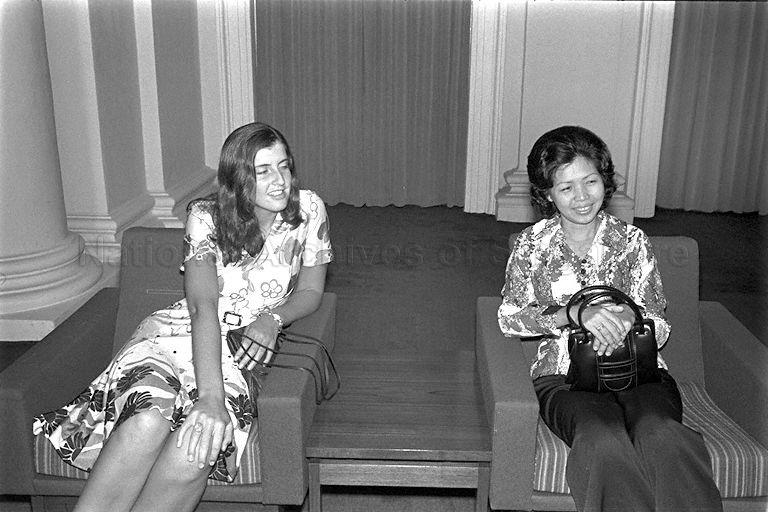 Mrs Chai Chong Yii, wife of Minister of State for Education, with Ms Cathy Whitlam, daughter of Australian Prime Minister Gough Whitlam, at Istana during courtesy call on President Dr Benjamin Henry Sheares by visiting Australian Prime Minister