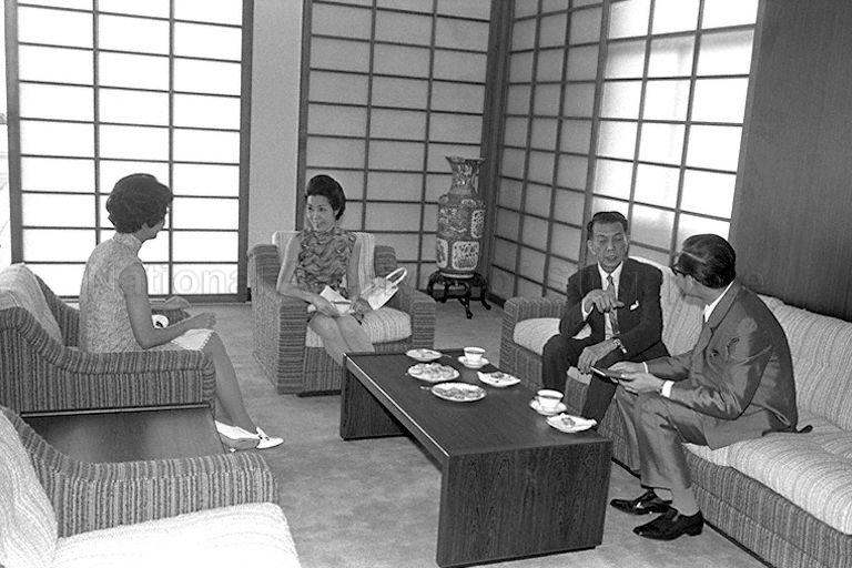 High Commissioner-designate of Singapore to London Dr Lee Yong Leng and his wife calling on President and Mrs Benjamin Henry Sheares at Istana