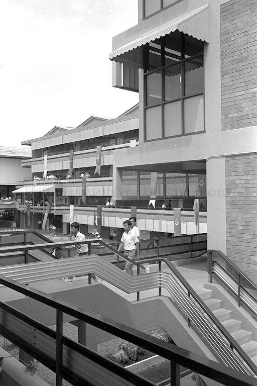 Maju Secondary School is one of the schools built according to a new design policy. &nbsp;Besides large classrooms, new schools are equipped with science laboratories, one demonstration room and two domestic science rooms.