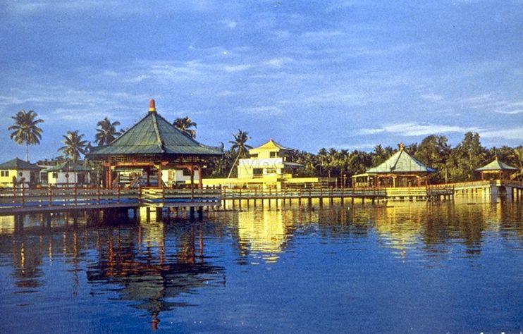 View of Golden Palace Holiday Resort at Jalan Ang Siang Kong, 11ï¿½ milestone, Tampines Road. The resort was set up in 1967 consisting of a man-made lake, chalets, pavilions, two restaurants, reception hall and conference room. The resort closed in 1971.