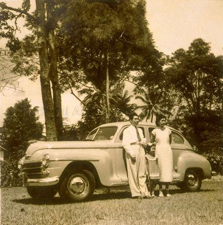 Photo of Goh Soon Tioe, Mrs Goh Soon Tioe (Mdm Chang Lee Sieng) and daughter Sylvia, taken at their Balmoral Crescent home.