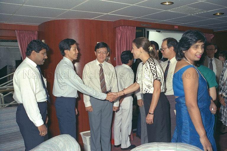 Mrs Marilyn Quayle, wife of Vice-President of the United States Dan Quayle, being greeted on board the "Harbour Queen".