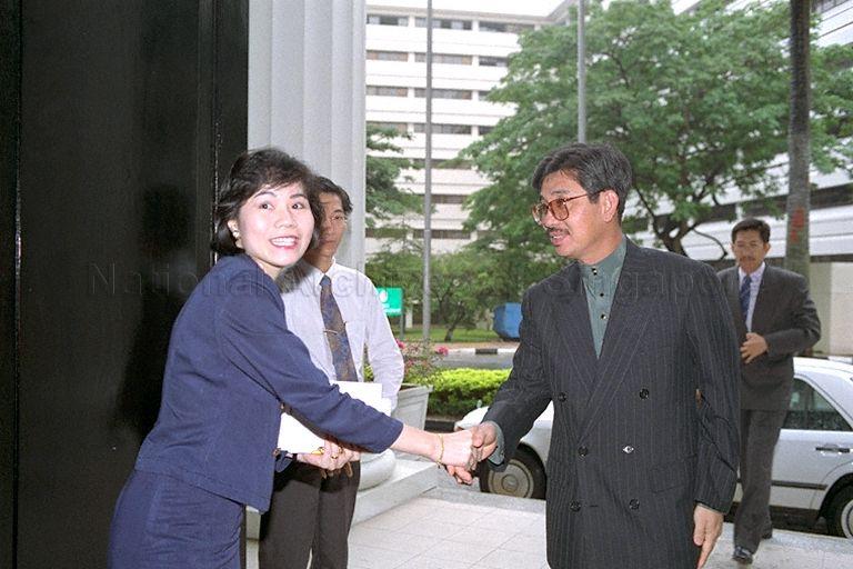 Brunei's Permanent Secretary (Finance) Dato Paduka Haji Yakub Abu Bakar being greeted upon arrival at Ministry of Health, College of Medicine Building, to call on Permanent Secretary to Ministry of Health Dr Kwa Soon Bee