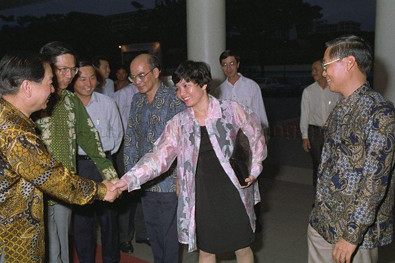 Assistant Secretary-General of National Trades Union Congress (NTUC) Yu-Foo Yee Shoon receiving China's Vice-Premier and Foreign Minister, Qian Qichen at the NTUC Pasir Ris Resort. Also present to receive the Chinese vice-premier is Deputy Prime Minister and Secretary-General of NTUC, Ong Teng Cheong, Assistant Secretary-General Dr John Chen and Member of Parliament for Leng Kee Dr Ow Chin Hock. Mr Qian is here at the invitation of Minister for Foreign Affairs Wong Kan Seng and will attend the 26th ASEAN Ministerial Meeting as a guest of Mr Wong who is also Chairman of the ASEAN Standing Committee.