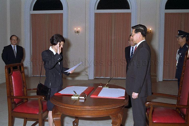 Taken at: President Ong Teng Cheong at the swearing-in of Judicial Commissioners Kan Ting Chiu and Lai Siu Chiu as Judges of High Court at the Istana Pictured: President Ong Teng Cheong, Chief Justice Yong Pung How, Judicial Commission Kan Ting Chiu, Judicial Commission Lai Siu Chiu