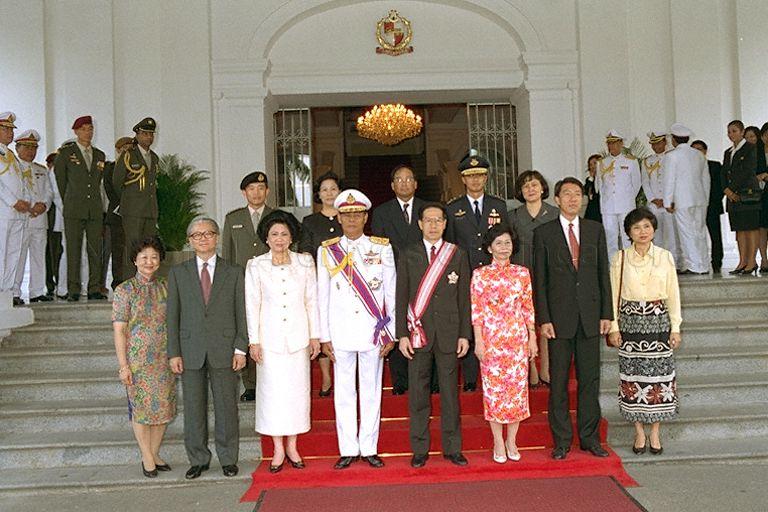 Taken at: Ceremonial conferment of the Distinguished Service Order (Military) on General Watanachai Wootisiri, Supreme Commander of the Royal Thai Armed Forces, by President Ong Teng Cheong at the Istana State Room Pictured: President Ong Teng Cheong and First Lady Mrs Ong Teng Cheong, Supreme Commander of the Royal Thai Armed Forces General Watanachai Wootisiri and wife Mrs Watanachai Wootisiri, Deputy Prime Minister and Minister of Defence Dr Tony Tan Keng Yam and wife Mrs Mary Tan, Acting Minister for the Environment and Senior Minister of State for Defence Rear-Admiral Teo Chee Hean and wife Mrs Teo Chee Hean