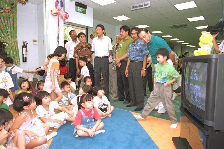 Taken at: Official Opening of Tampines West Community Children Library Community during Community Visit by Acting Minister for the Environment and Senior Minister of State for Defence Rear-Admiral Teo Chee Hean to Tampines West Division of Tampines Group Representation Constituency (GRC) Pictured: Acting Minister for the Environment and Senior Minister of State for Defence Rear-Admiral Teo Chee Hean, Member of Parliament (MP) for Tampines GRC Chng Hee Kok and MP for Changi Single Member Constituency (SMC) Teo Chong Tee