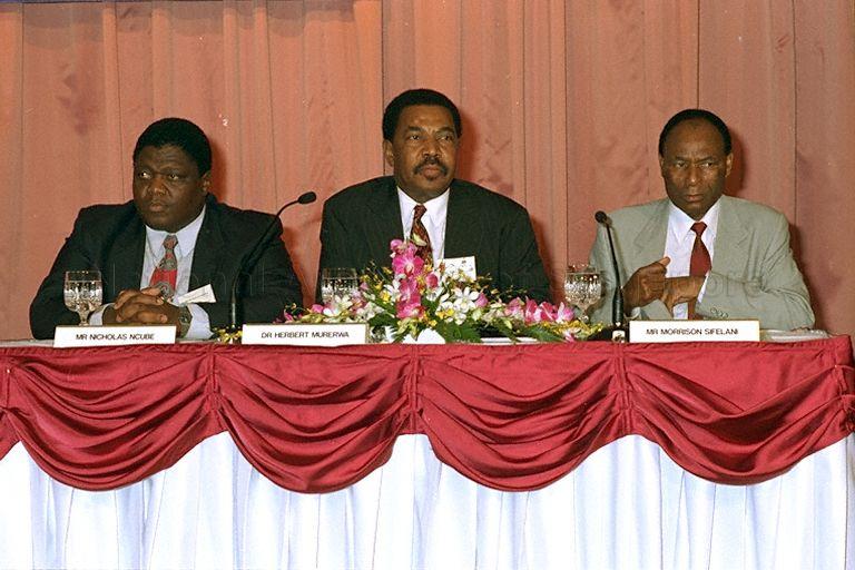 Zimbabwean Minister of Industry and Commerce Dr Herbert Murerwa joins President Robert F Mugabe at the Trade and Investment Forum on Zimbabwe organised by the Trade Development Board (TDB) at Mandarin Singapore
