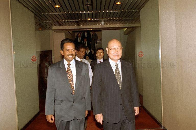 Minister of Foreign Affairs Republic of Korea Gong Ro-Myung being received by Parliamentary Secretary to Ministry of Information and the Arts Mohamad Maidin Packer Mohd upon his arrival at Changi Airport