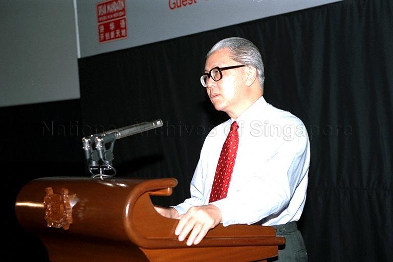 Deputy Prime Minister and Minister for Defence Dr Tony Tan Keng Yam speaking at launch of Speak Mandarin Campaign at Golden Village Marina, Marina Leisureplex