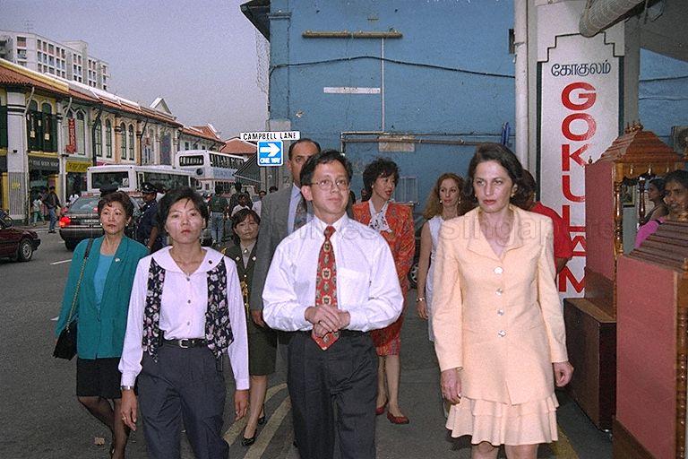 Wife of Mexican President Nilda Patricia Velasco (right) taking a guided tour of Little India, Serangoon Road.  She is part of a 70-man delegation accompanying President Ernesto Zedillo who is here on a three-day official visit.