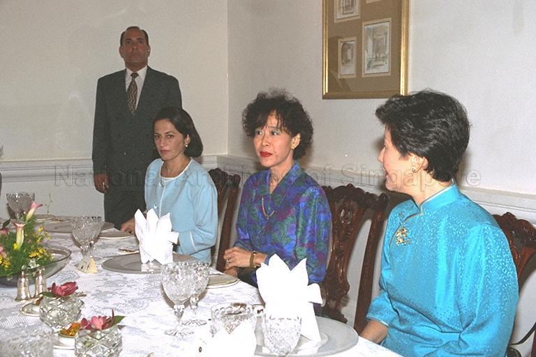 First Lady of Mexico Nilda Patricia Velasco (seated first from left) attends lunch hosted by wife of Ministry for Labour, Mrs Lee Boon Yang (centre) at the Tiffin Room, Raffles Hotel. &nbsp;The First Lady is part of a 70-man delegation accompanying Mexican President Dr Ernesto Zedillo who is here on a three-day official visit.