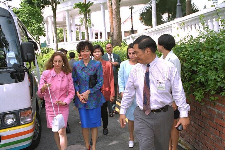First Lady of Mexico Nilda Patricia Velasco (partially hidden) and wife of Minister for Labour Mrs Lee Boon Yang are escorted upon arrival for a guided tour of Sentosa.  The First Lady is part of a 70-man delegation accompanying Mexican President Dr Ernesto Zedillo who is here on a three-day official visit.