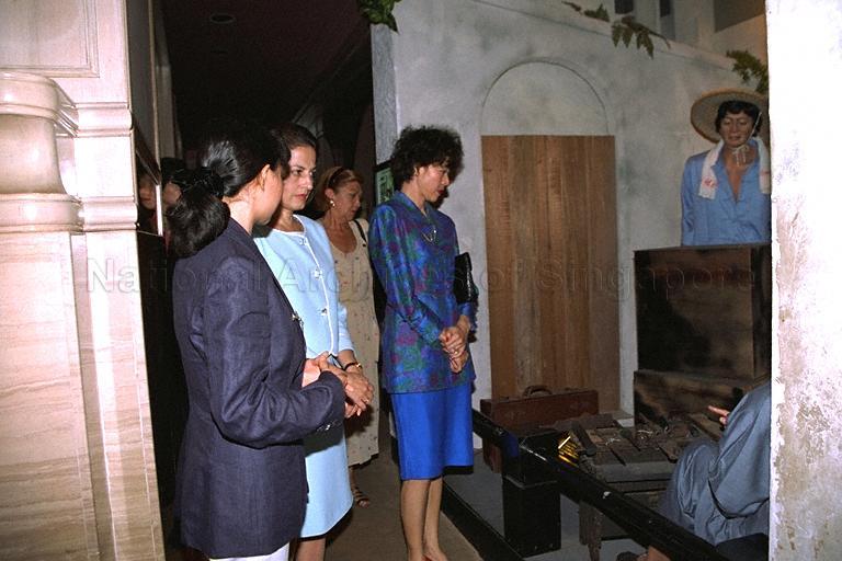 First Lady of Mexico Nilda Patricia Velasco and wife of Minister for Labour Mrs Lee Boon Yang taking a guided tour of Sentosa. &nbsp;The First Lady is part of a 70-man delegation accompanying Mexican President Dr Ernesto Zedillo who is here on a three-day official visit.