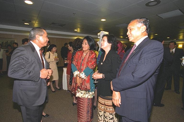 Indonesian Minister of Education and Culture Professor Dr Ing Wardiman Djojonegoro (right) with guests at cocktail reception during gala opening of Festival of Asian Performing Arts at Kallang Theatre