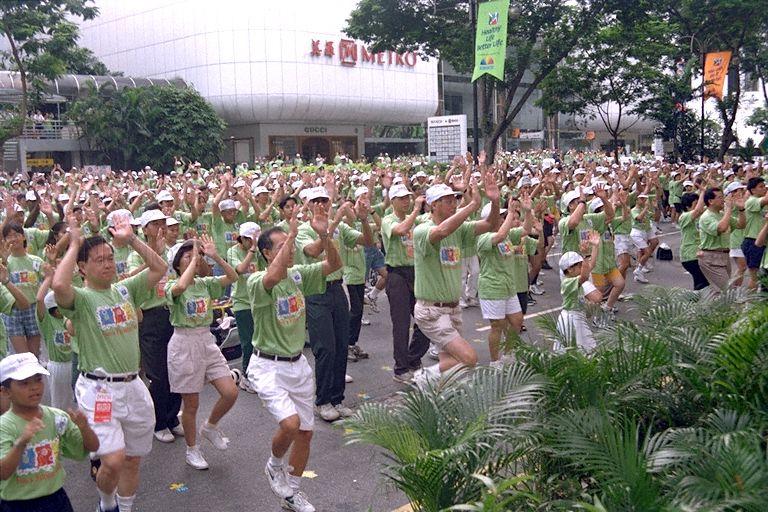 Taken at: Launch of National Healthy Lifestyle Campaign '97 at Civic Plaza, Ngee Ann City, Orchard Road Pictured: Prime Minister Goh Chok Tong, Minister for Community Development & Minister-in-charge of Muslim Affairs Abdullah Tarmugi, Minister for Health and the Environment Yeo Cheow Tong, National Trades Union Congress (NTUC) Income Insurance Co-operative Limited Chief Executive Officer Tan Kin Lian