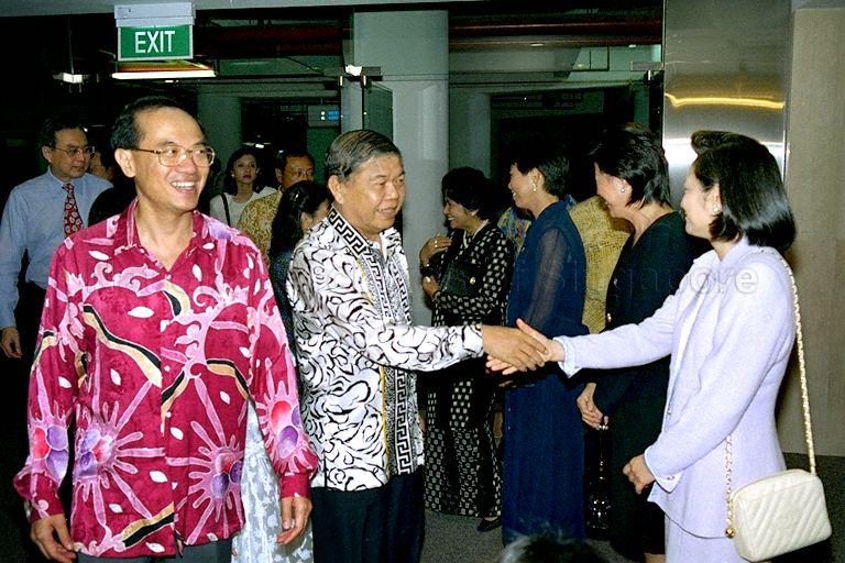 Malaysian Minister of Information Dato Seri Mohamed Rahmat (centre) being welcomed upon his arrival for annual Music Gala organised by Television Corporation of Singapore (TCS) and Radio Television Malaysia (RTM) at TCS TV Theatre, Caldecott Broadcast Centre. On the left is Guest-of-Honour Minister for Information and the Arts and Second Minister for Trade and Industry Brigadier-General George Yeo Yong-Boon.