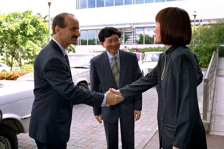 Chairman of National Science and Technology Board (NSTB) Teo Ming Kian, introducing a staff member to the President of Costa Rica Jose Maria Figueres. &nbsp;The Costa Rican President was in Singapore for a three-day official visit at the invitation of Prime Minister Goh Chok Tong.