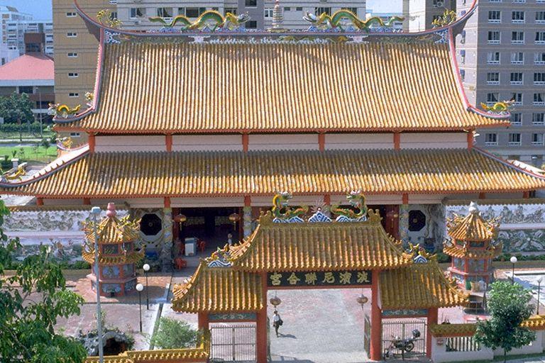 Tampines Chinese Temple located at 25 Tampines Street 21