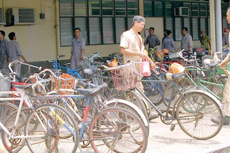 Photo of staff off duty at Keppel Shipyard, 51 Pioneer Sector 1, taken during Philippines President Joseph Estrada's visit there