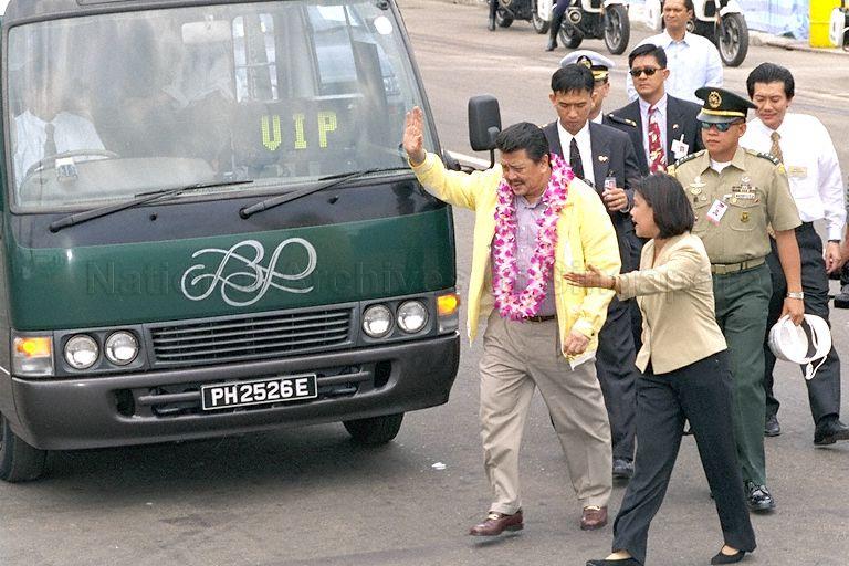 Taken at: Visit to Keppel Shipyard at 51 Pioneer Sector 1 Pictured: President of the Republic of Philippines Joseph E Estrada