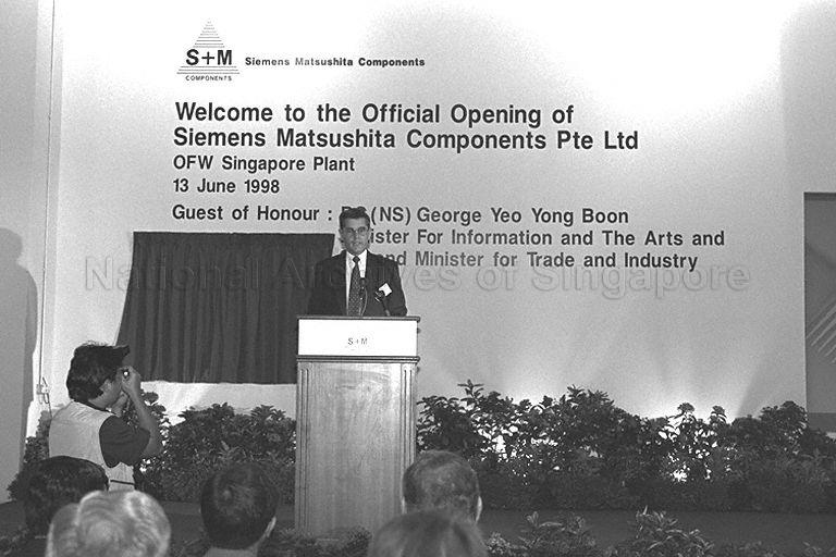 Official speaking during official opening of Siemens Matsushita Components Pte Ltd attended by guest of honour Minister for Information and the Arts and Second Minister for Trade and Industry Brigadier-General George Yeo Yong-Boon