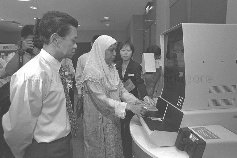 Minister for Home Affairs Wong Kan Seng touring Toa Payoh