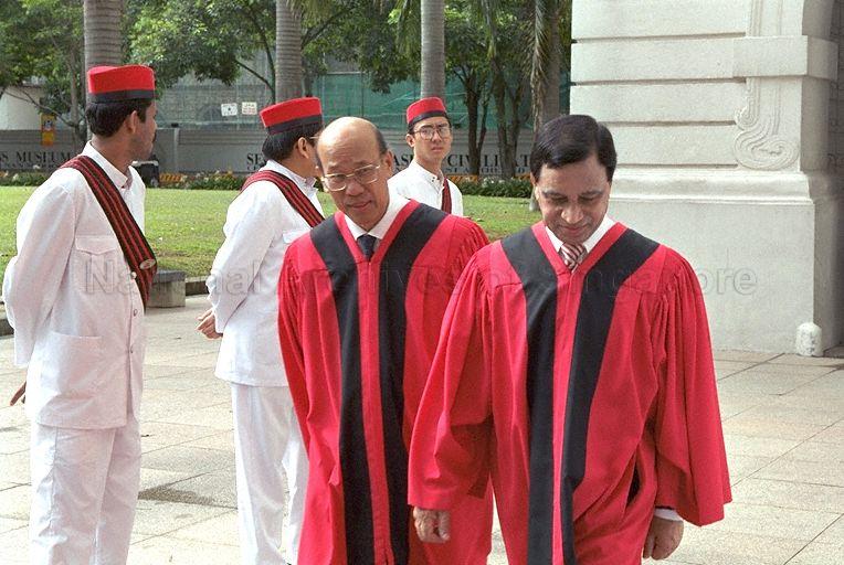 Justice M P H Rubin (right) and Judicial Commissoner T Q Lim (Lim Teong Qwee) proceeding to Victoria Concert Hall for Opening of Legal Year 1999