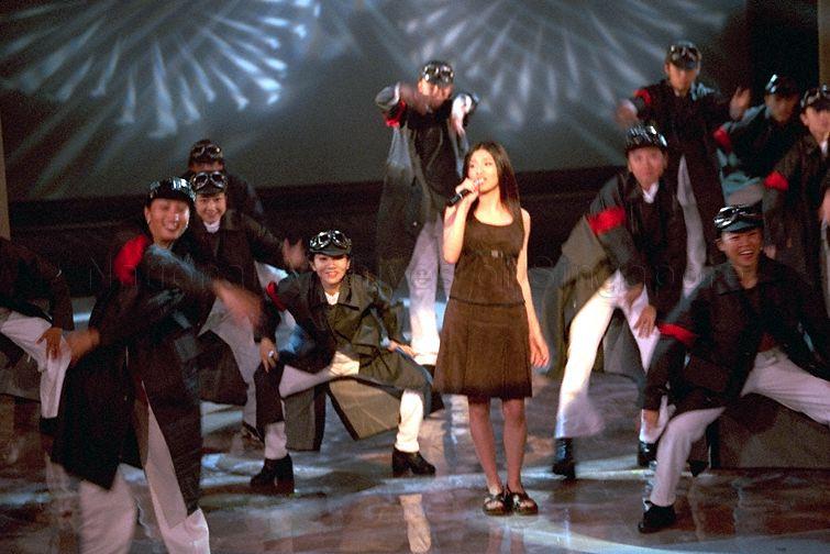 Taiwanese singer Tarcy Su Huilun performing a song during Television Corporation of Singapore (TCS) All Asian Star Search grand final at TCS TV Centre, Caldecott Broadcast Centre. Guest of honour at the event was Minister for Information and the Arts and Second Minister for Trade and Industry Brigadier-General George Yeo Yong-Boon.