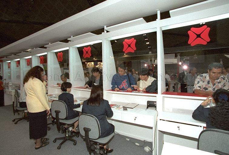 Launch of portrait currency note series (featuring the portrait of Singapore's first president Yusof Ishak) by Minister for Finance Dr Richard Hu and Currency 21 - The Presidential Notes Exhibition at Singapore International Convention and Exhibition Centre
