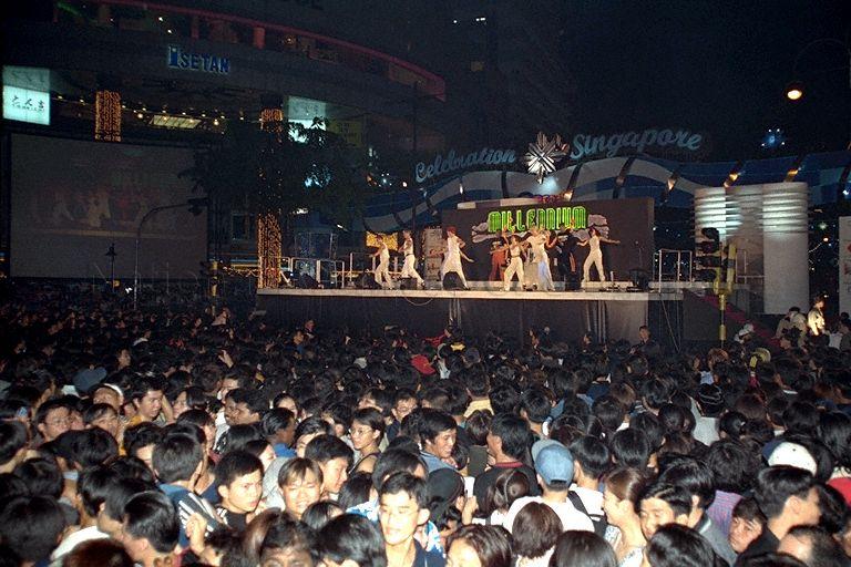 Millennium Swing Singapore, the New Year's eve celebration to usher in a new millennium, at Orchard Road