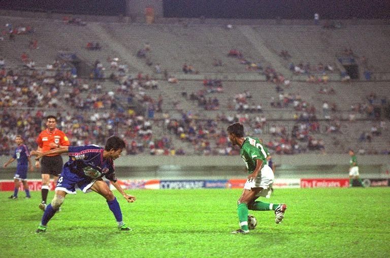 S-League NTUC Income Singapore Cup Final between Home United (in blue) and Geylang United (in green) at the National Stadium. Home United eventually win 8-0.